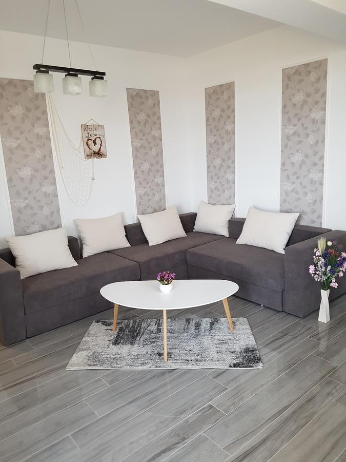 Frontal View By Twin Residence Mamaia Exterior foto